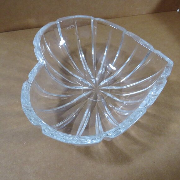 Heart Shaped Candy Trinket Dish Ribboned Glass #2 - Picture 5 of 13